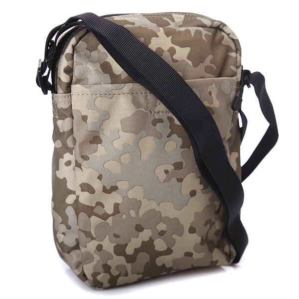 Torba sportowa damska NIKE TORBA NIKE CORE SMALL ITEMS II AD ba3124372 kolor khaki