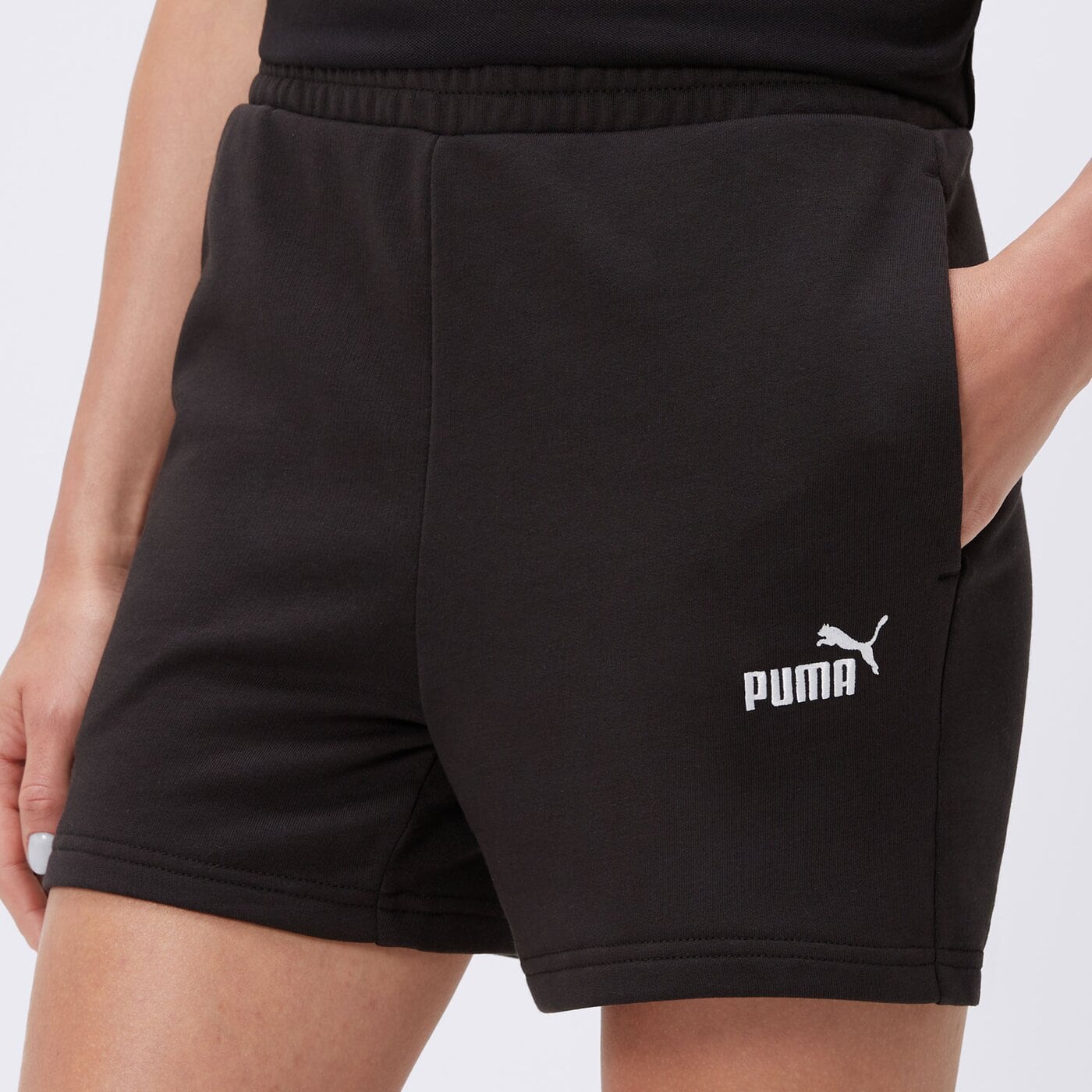 Spodenki damskie PUMA SZORTY ESS SMALL NO.1 FT 682440 01 kolor czarny