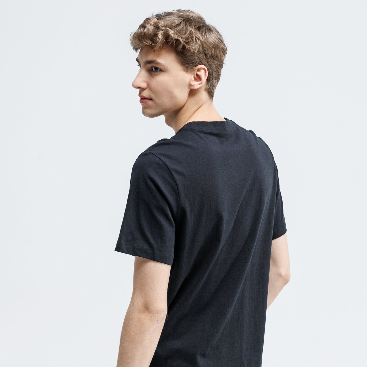 Koszulka męska NIKE T-SHIRT M NSW SNKR CLTR 7 ck2309-010 kolor czarny