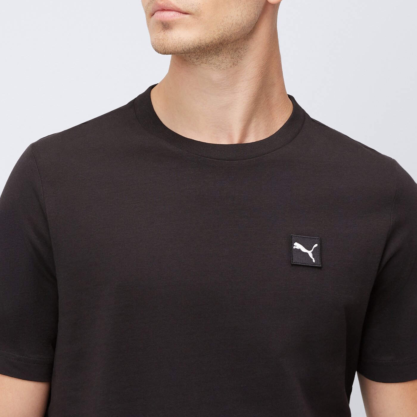 Koszulka męska PUMA T-SHIRT ESS ELEVATED 68472601 kolor czarny