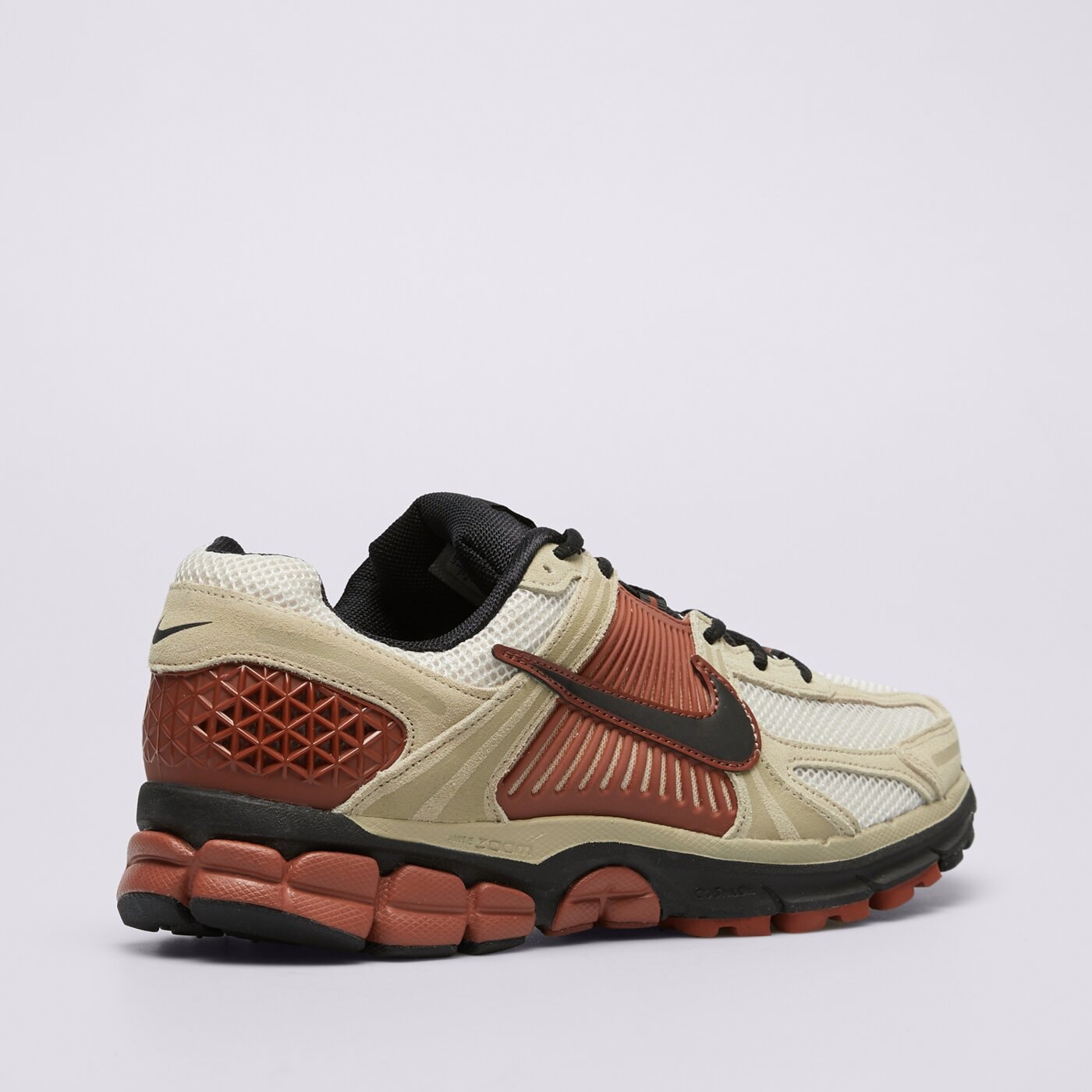 Buty sportowe męskie NIKE ZOOM VOMERO 5 hf1553-201 kolor beżowy