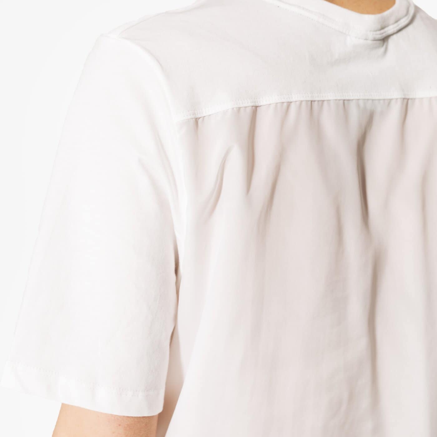 Koszulka damska NIKE T-SHIRT W NSW AV15 829381100 kolor biały