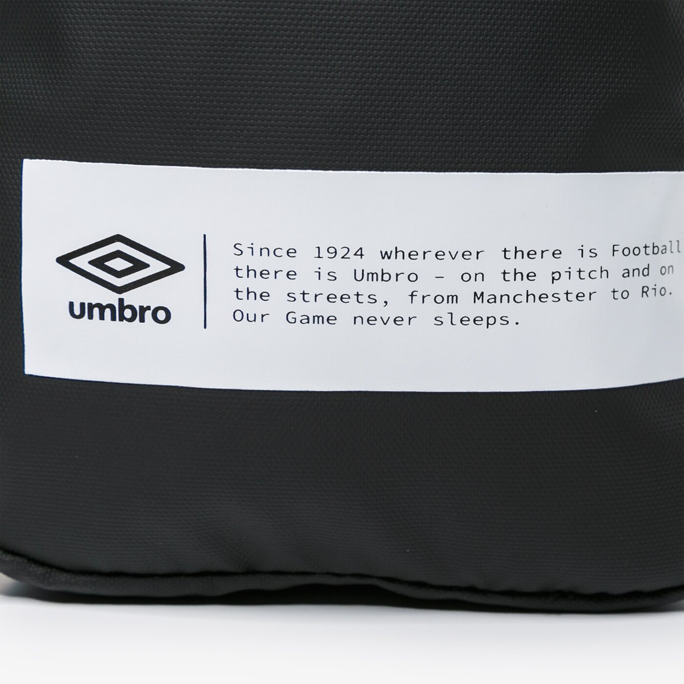 Torba sportowa damska UMBRO TOREBKA LINEAR LOGO PI BAG 30784u-hu9 kolor czarny