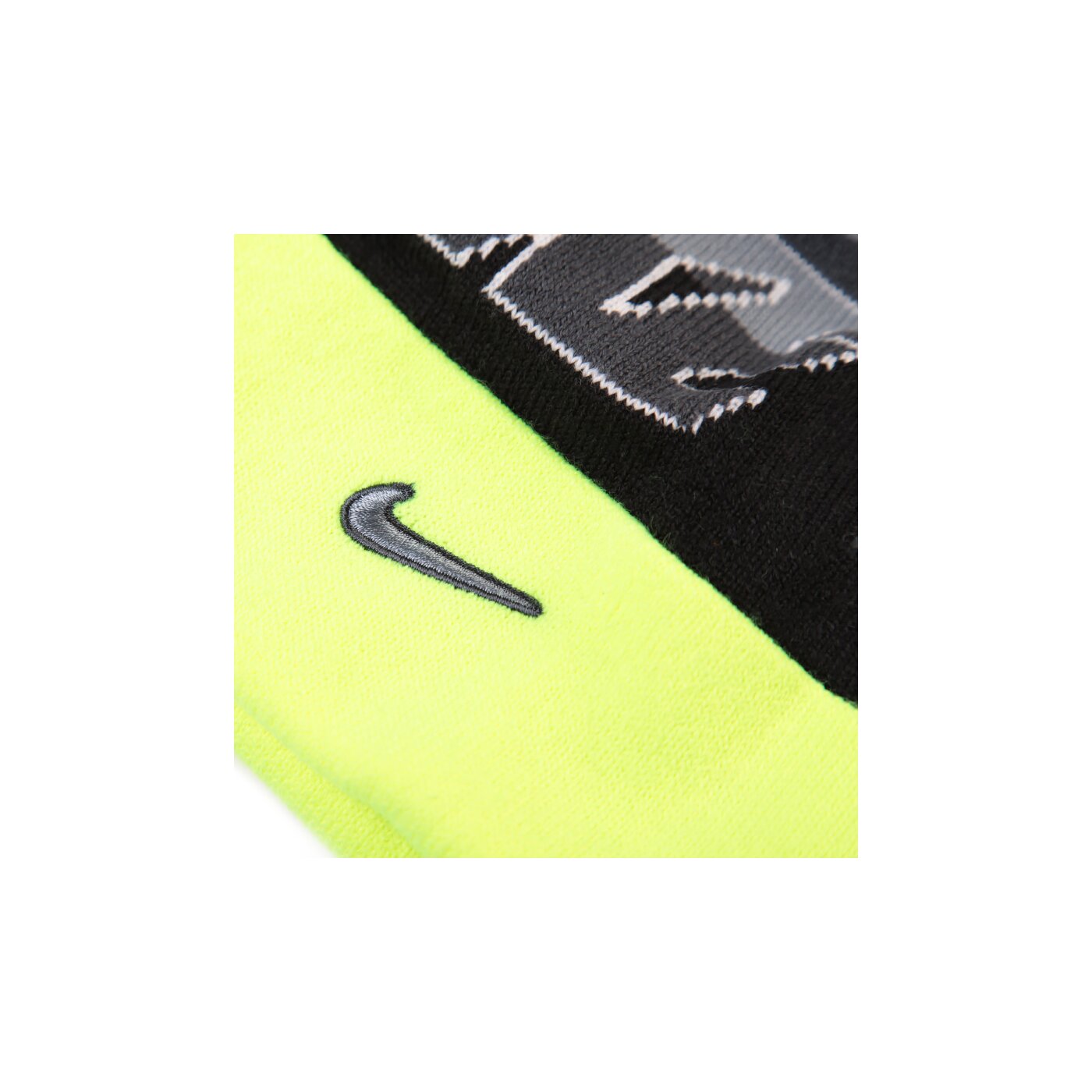 NIKE CZAPKA CUFFED BEANIE YTH 618546010 kolor czarny