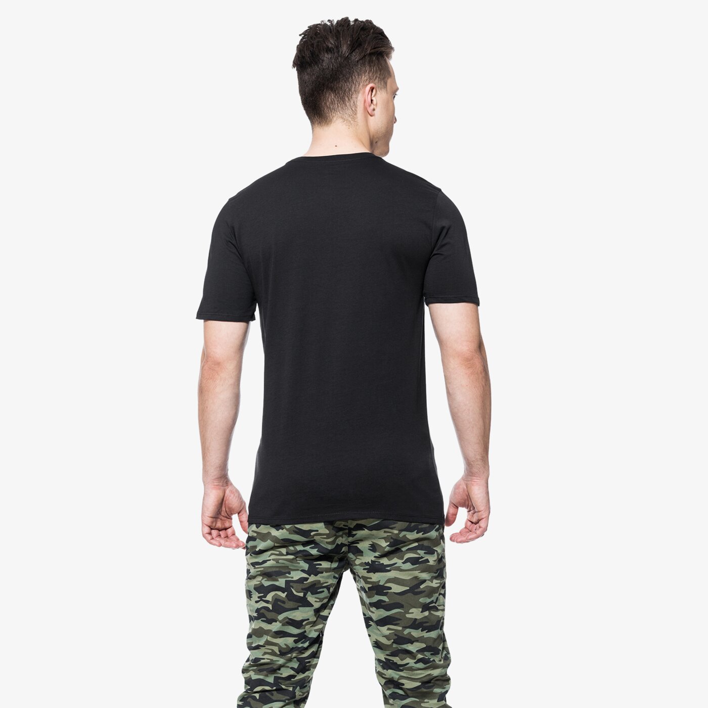 Koszulka męska NIKE T-SHIRT SS M NSW CLUB EMBRD FTRA 827021-010 kolor czarny