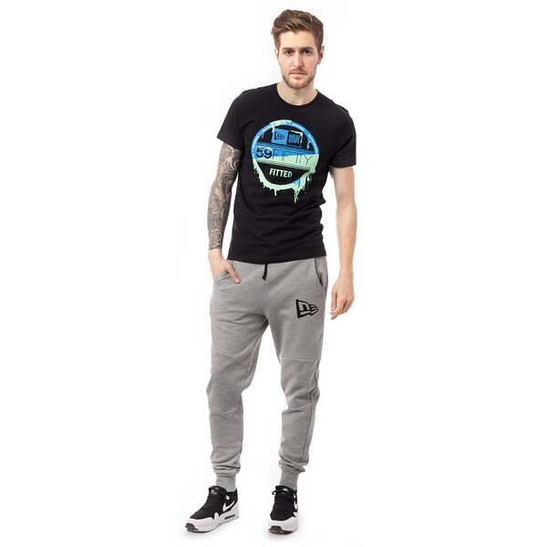 Koszulka męska NEW ERA T-SHIRT VISOR STICKY 11136456 kolor czarny