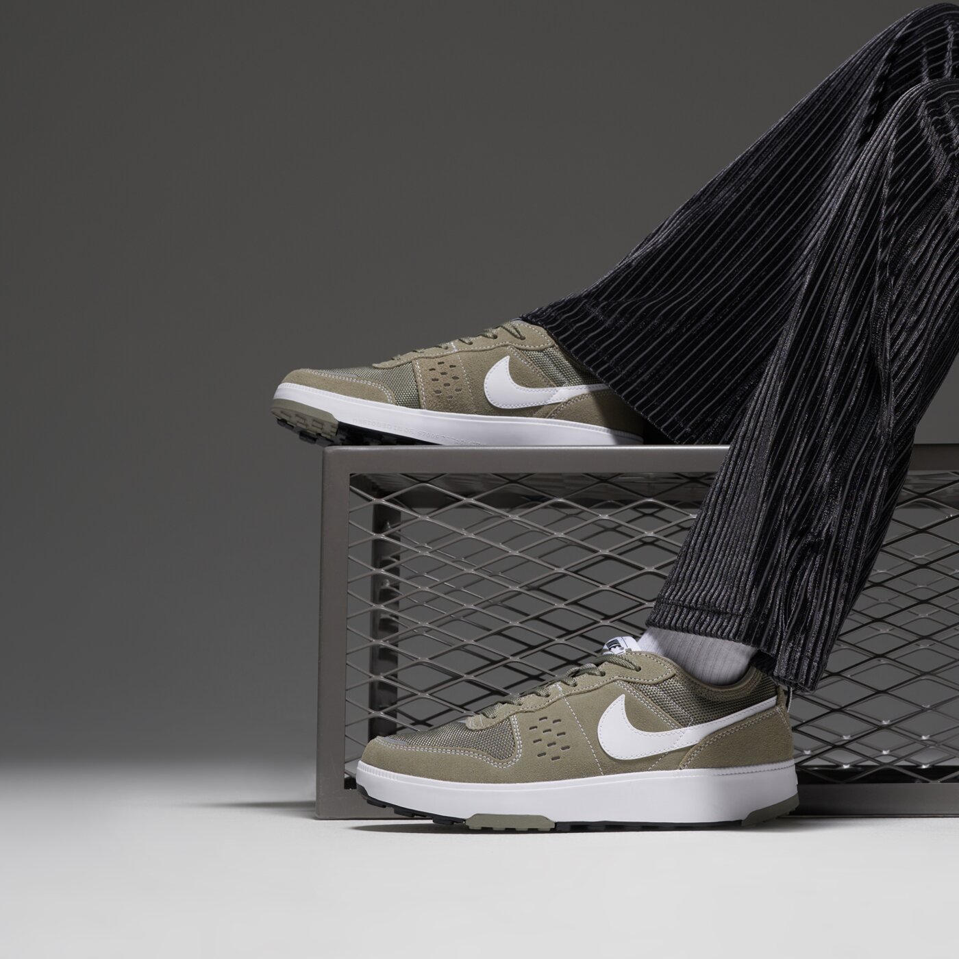 Buty dziecięce NIKE C1TY BG hq0028-300 kolor zielony