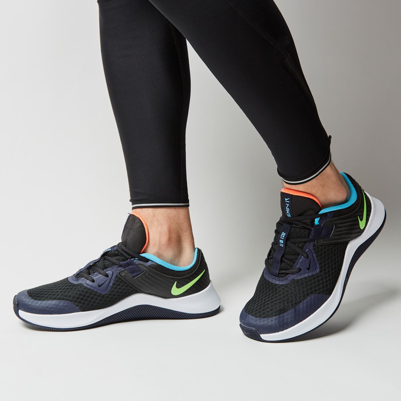 Buty treningowe męskie NIKE MC TRAINER cu3580-010 kolor czarny