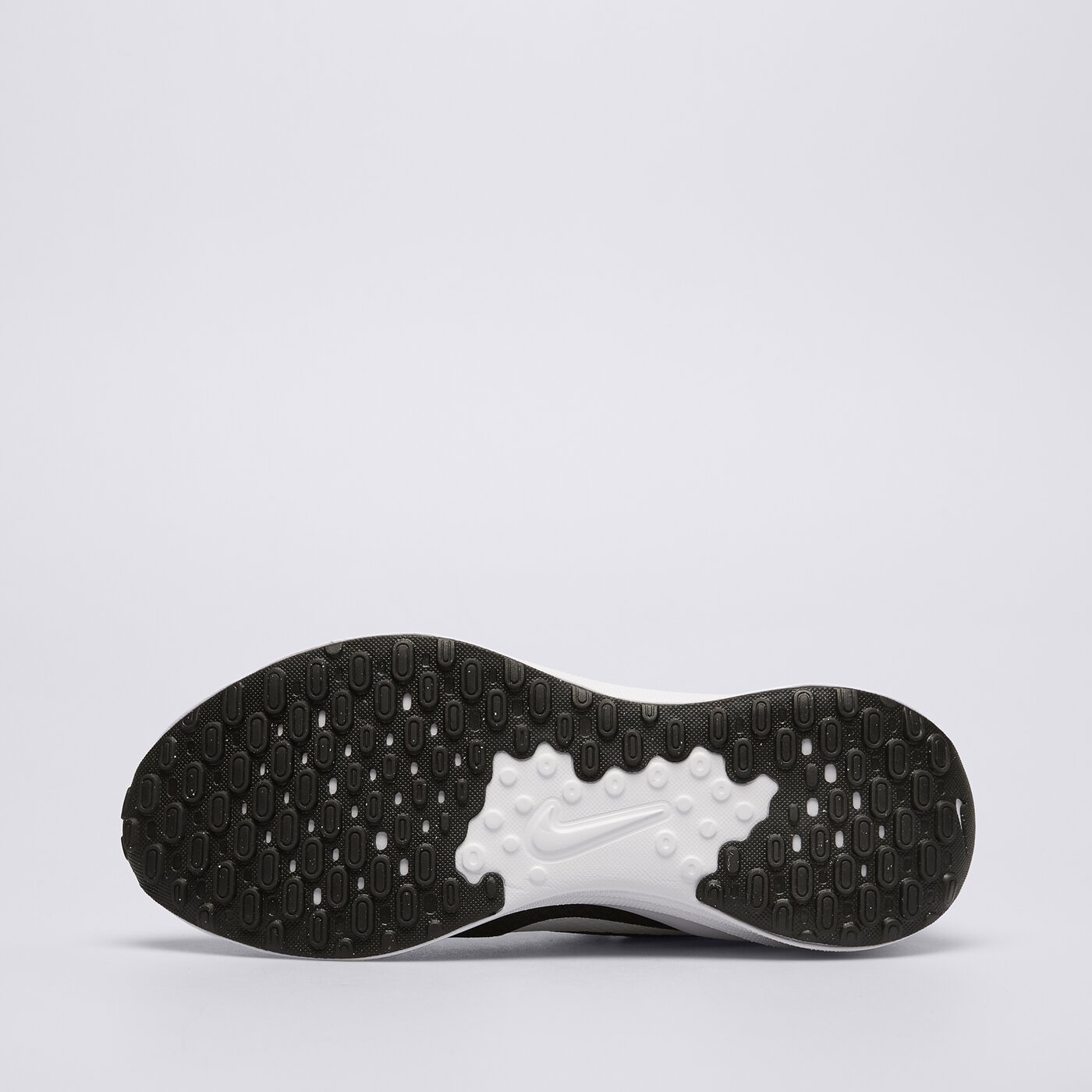 スニーカー Nike Revolution 7 Men's Black & White FB2207-001 NIKE REVOLUTION 7 (FB2207-001) czarny | Męskie Buty do