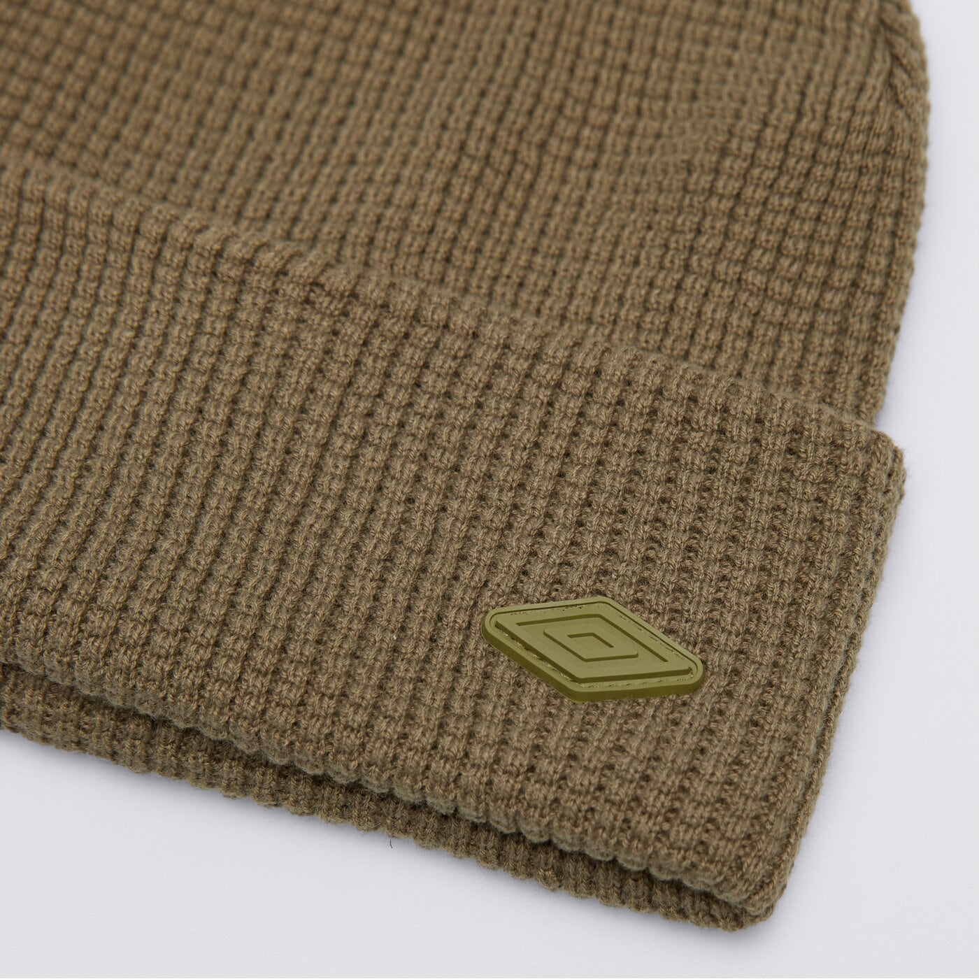 Czapka zimowa damska UMBRO CZAPKA UMBRO ESS SMALL LOGO GREEN ul325hat11002 kolor khaki