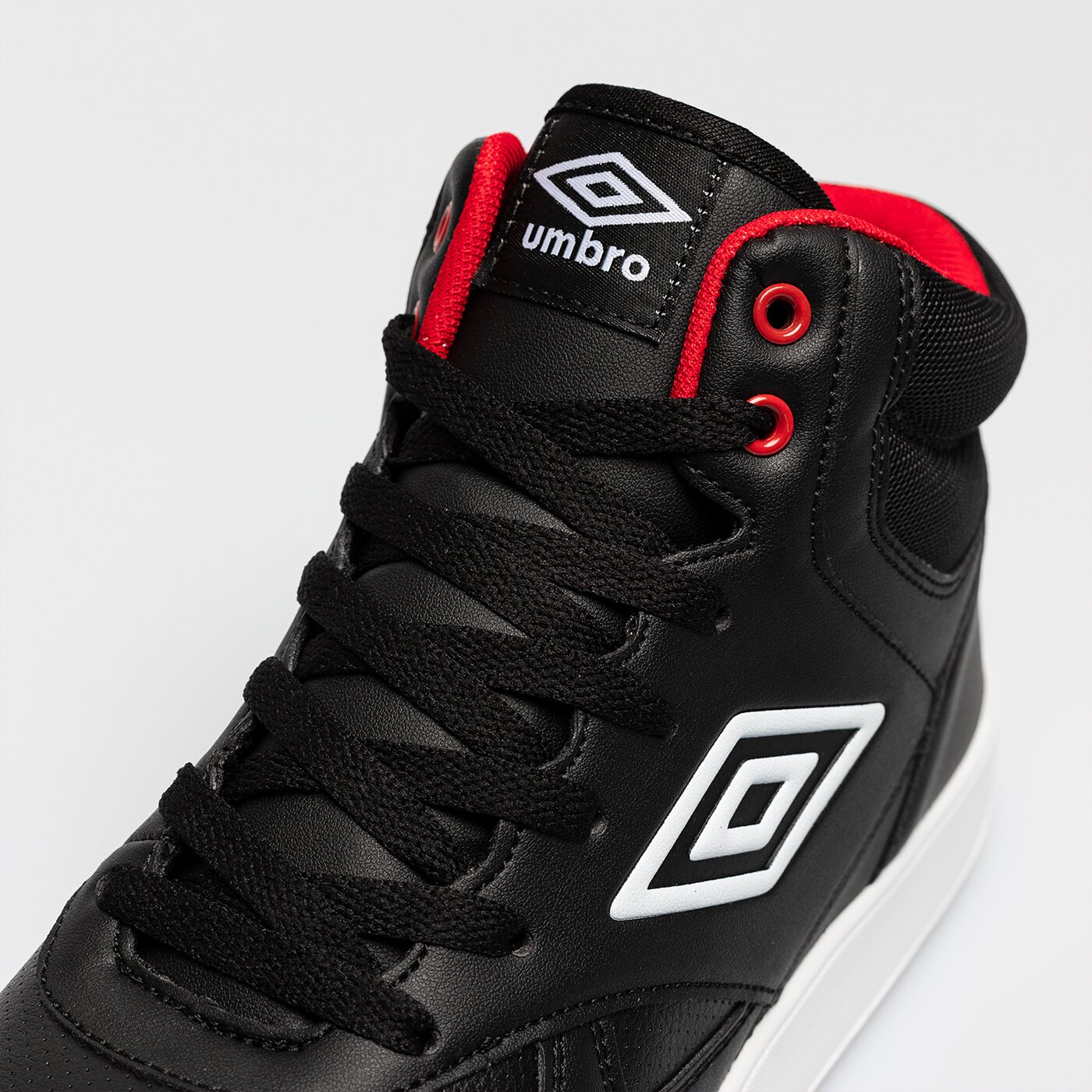 Buty sportowe męskie UMBRO COURT CUPSOLE HI 40365u-a66 kolor czarny