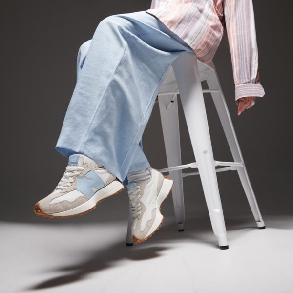 Buty sportowe damskie NEW BALANCE 327  ws327fta kolor beżowy