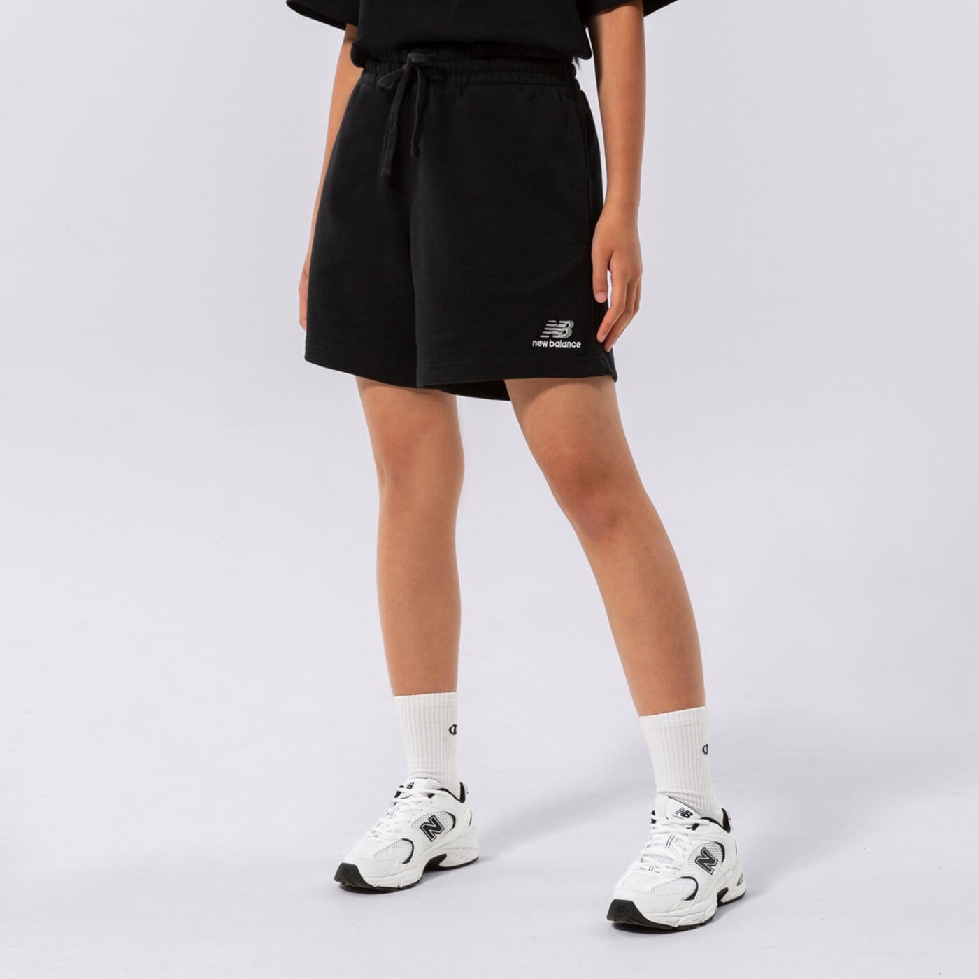 Spodenki damskie NEW BALANCE SZORTY NB ESSENTIALS UNI-SSENTIALS FLEECE SHORT us21500bk kolor czarny