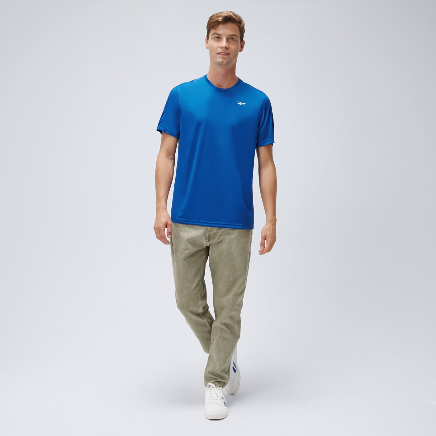 Hi3915 Reebok REEBOK T-SHIRT SS TECH (HI3915) niebieski | Męskie Koszulki | 50 style