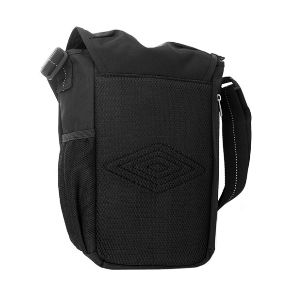 Torba męska UMBRO TORBA VERTICAL MESSENGER um13bug03a kolor czarny