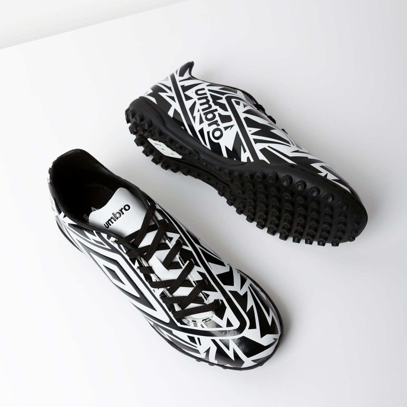 Buty piłkarskie dla dzieci UMBRO EXTREMIS VI TF - JNR 81288u096 kolor biały