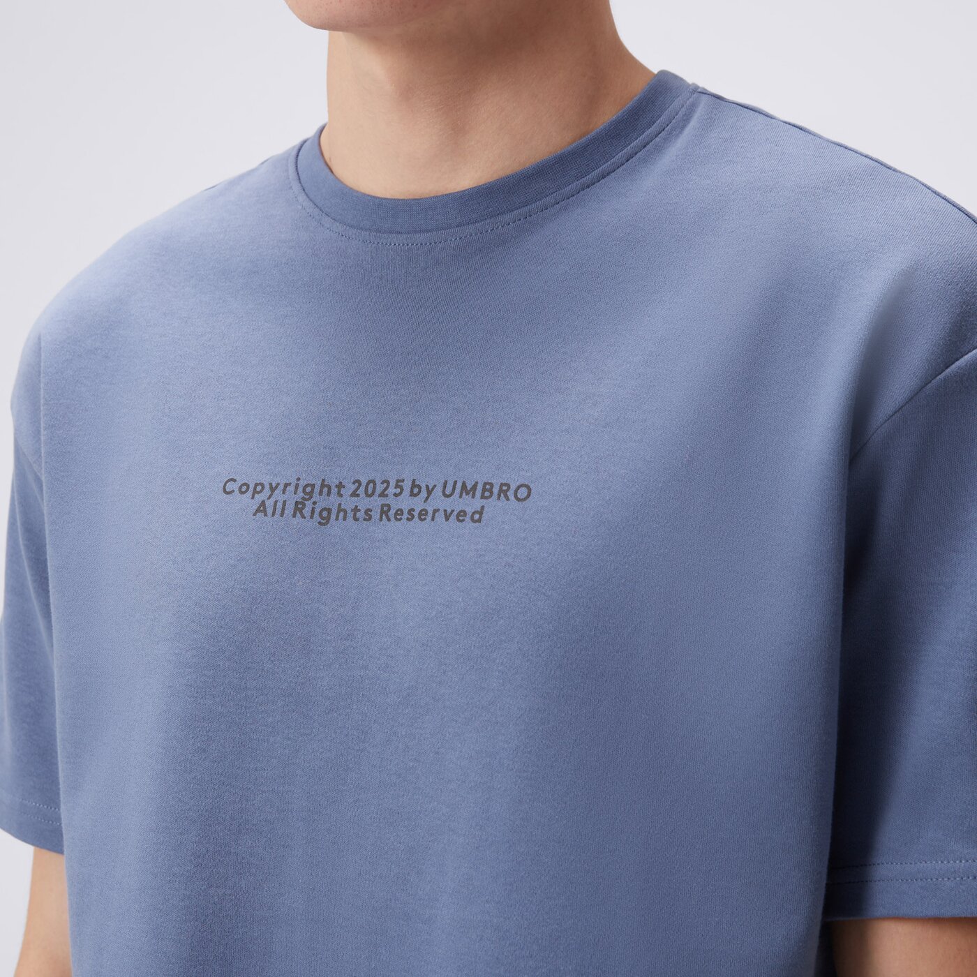 Koszulka męska UMBRO T-SHIRT UMBRO FOOTBALL EMB BLUE ul325tsm05005 kolor niebieski