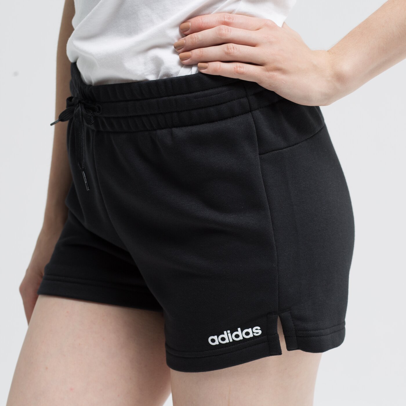 Spodenki damskie ADIDAS SZORTY W E PLN dp2404 kolor czarny