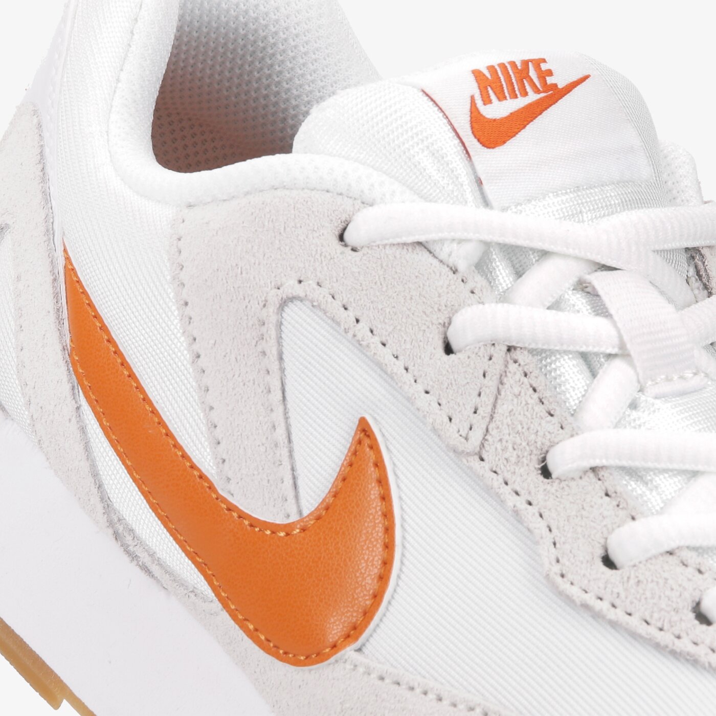 Buty sportowe damskie NIKE WMNS DELFINE aq2230-100 kolor beżowy