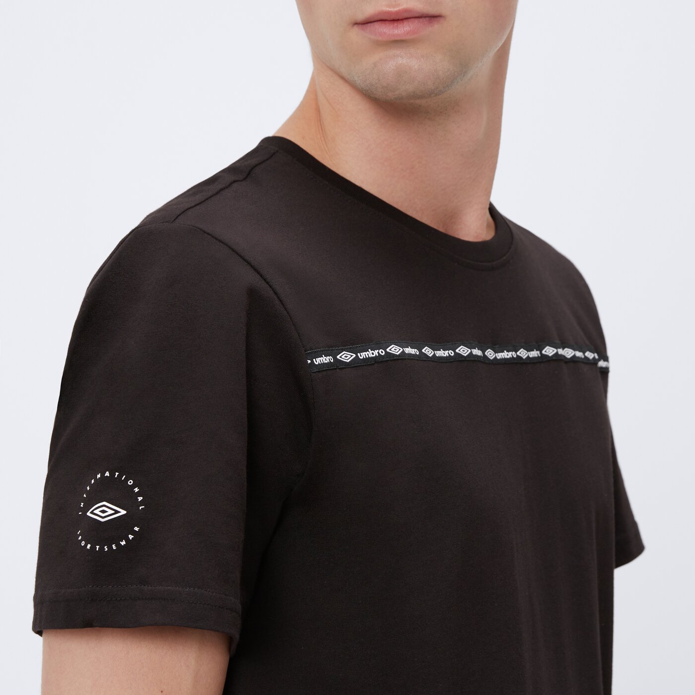 Koszulka męska UMBRO T-SHIRT ESS STRIPE ul125tsm07001 kolor czarny