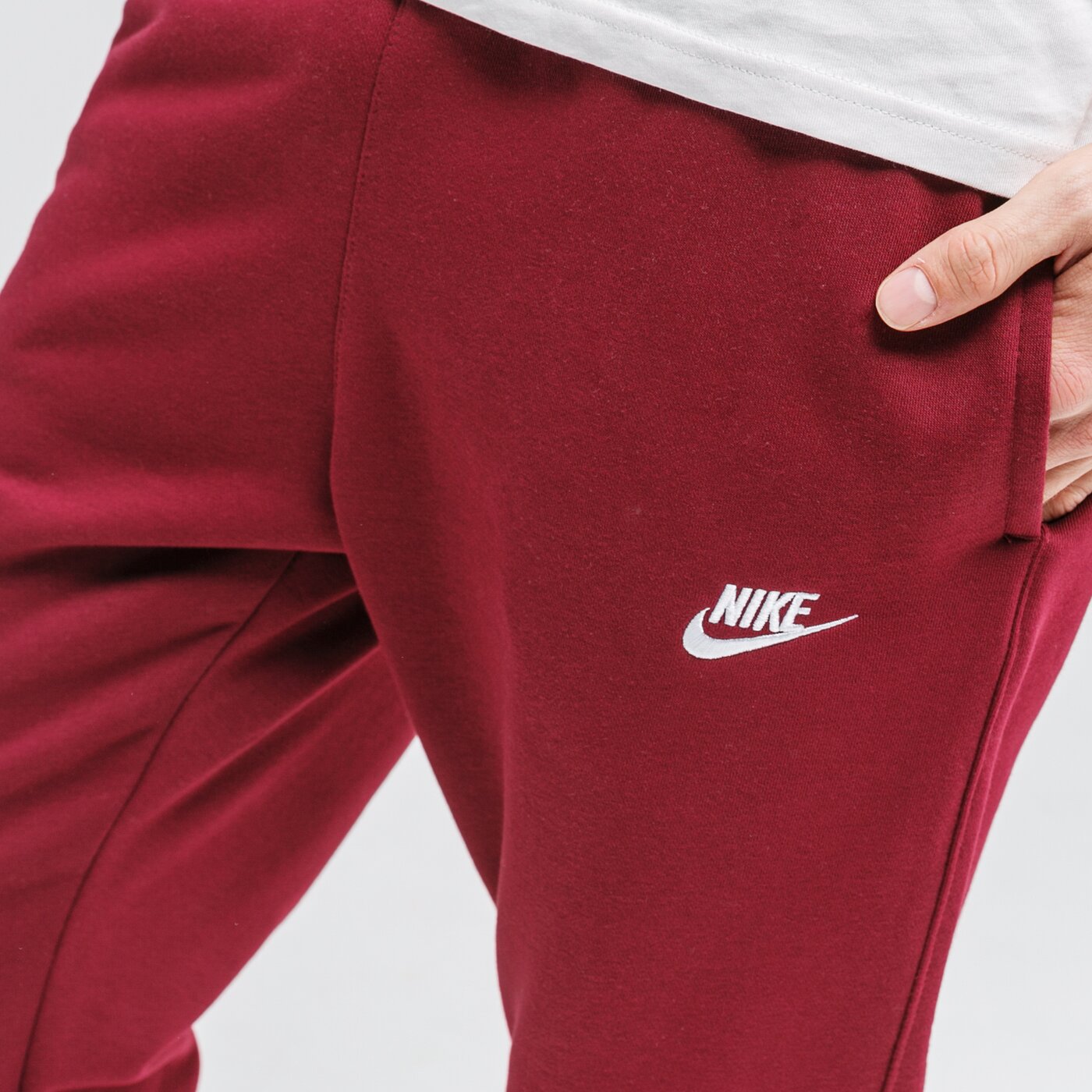 Spodnie dresowe męskie NIKE SPODNIE SPORTSWEAR CLUB bv2679-638 kolor bordowy