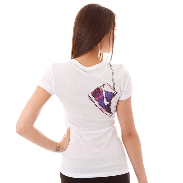 Koszulka damska NIKE T-SHIRT NIKE TEE-SKY HIGH 575659100 kolor biały