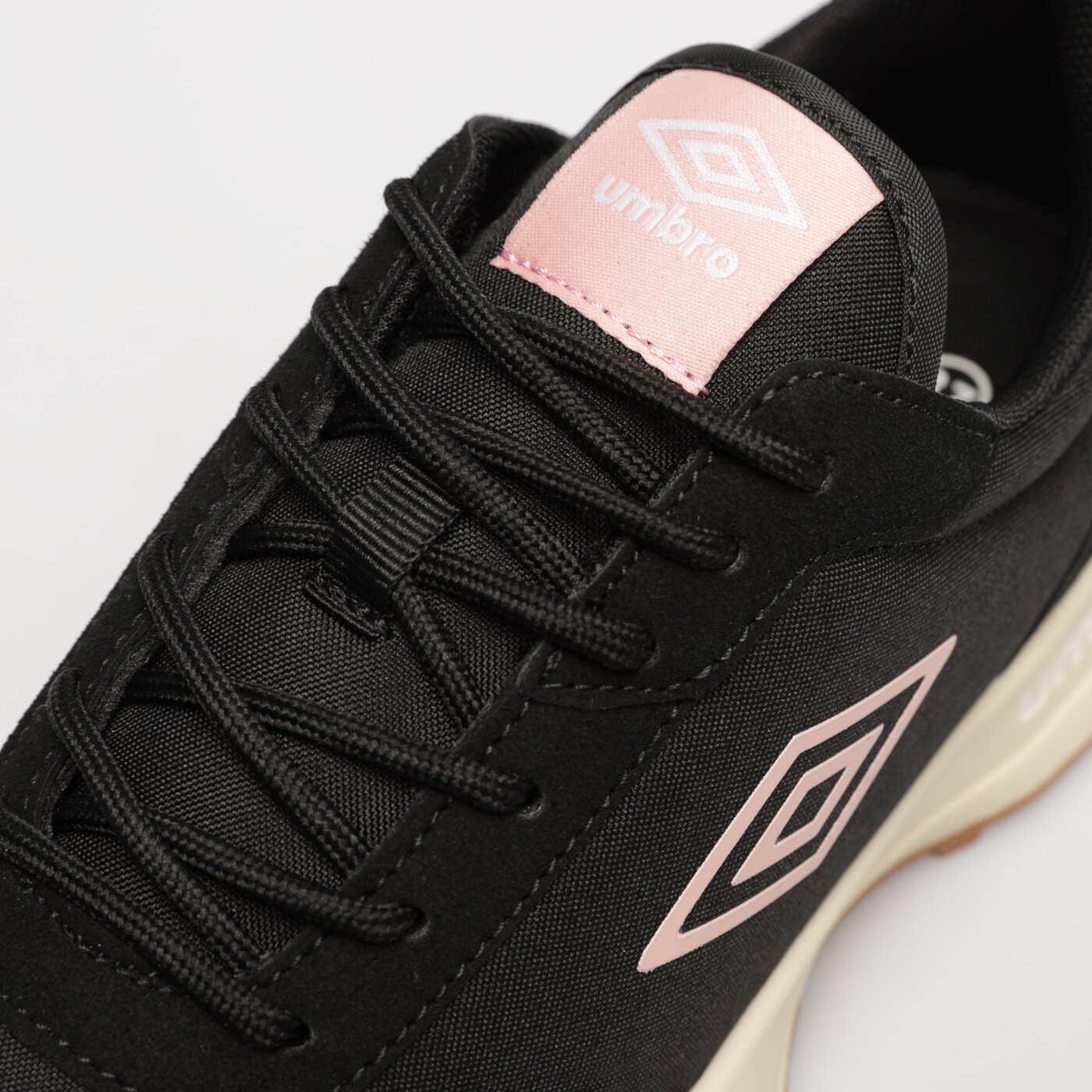 Buty sportowe damskie UMBRO TRIXI umwl123008 kolor czarny