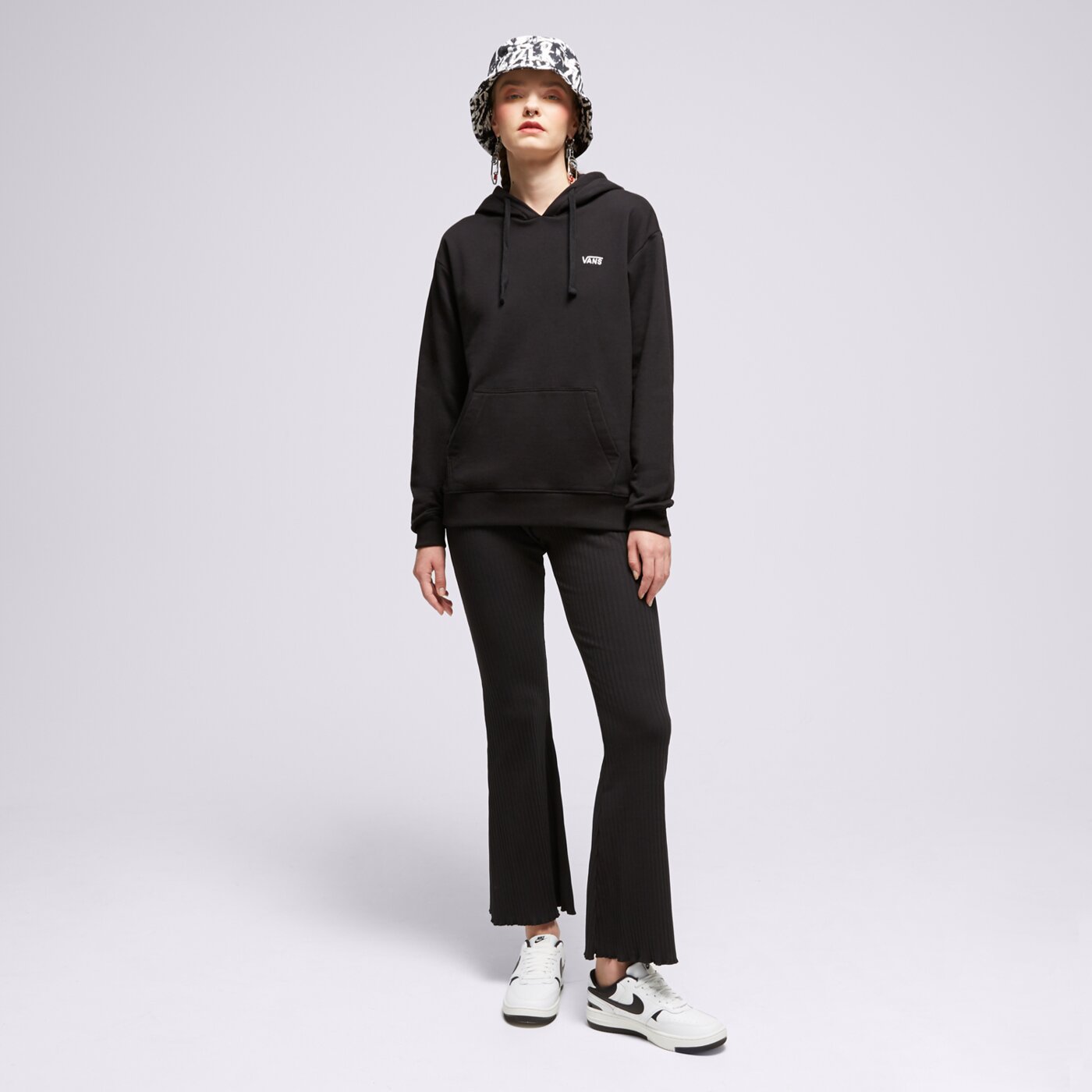 Bluza damska VANS BLUZA Z KAPTUREM FLYING CZARNY vn00046yblk1 kolor czarny