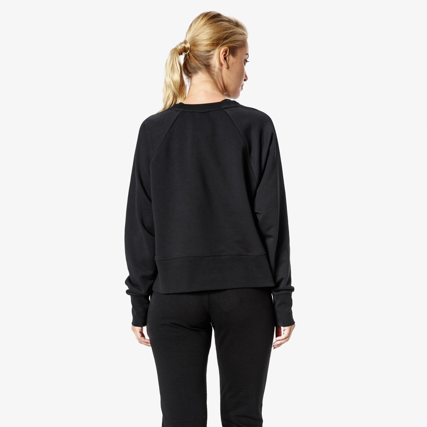 Bluza damska NIKE BLUZA W NK VERSA CREW ah8436010 kolor czarny