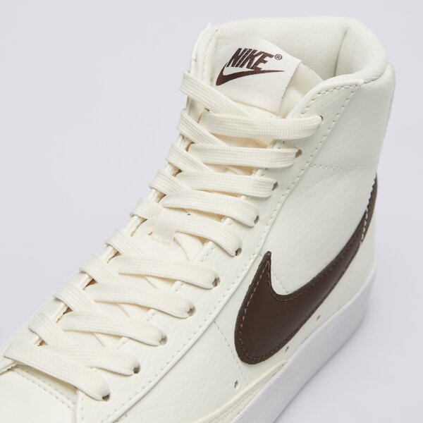 Buty sportowe damskie NIKE BLAZER MID '77 NEXT NATURE dq4124-107 kolor beżowy