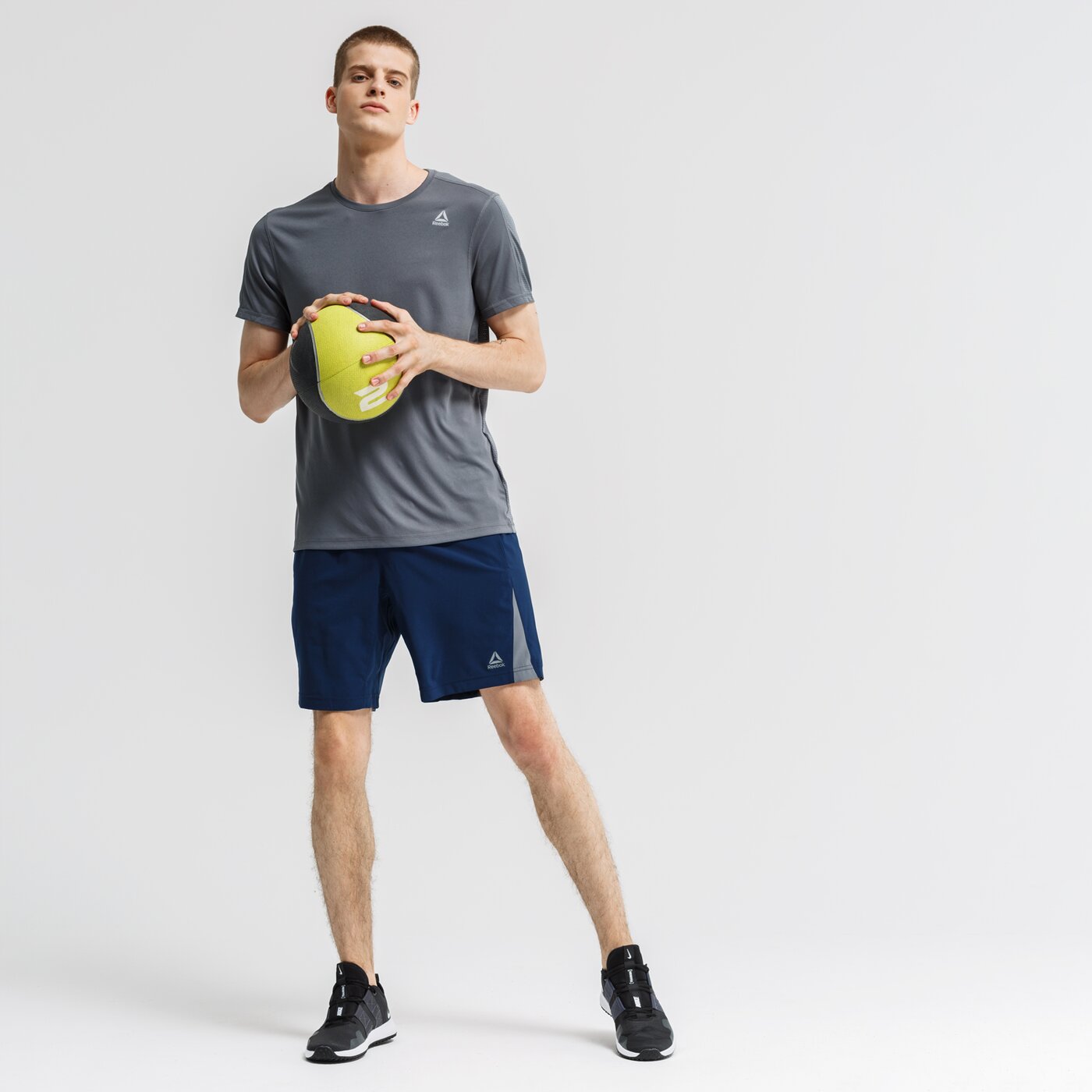 Koszulka męska REEBOK T-SHIRT WOR TECH TOP - REGULAR du2136 kolor szary