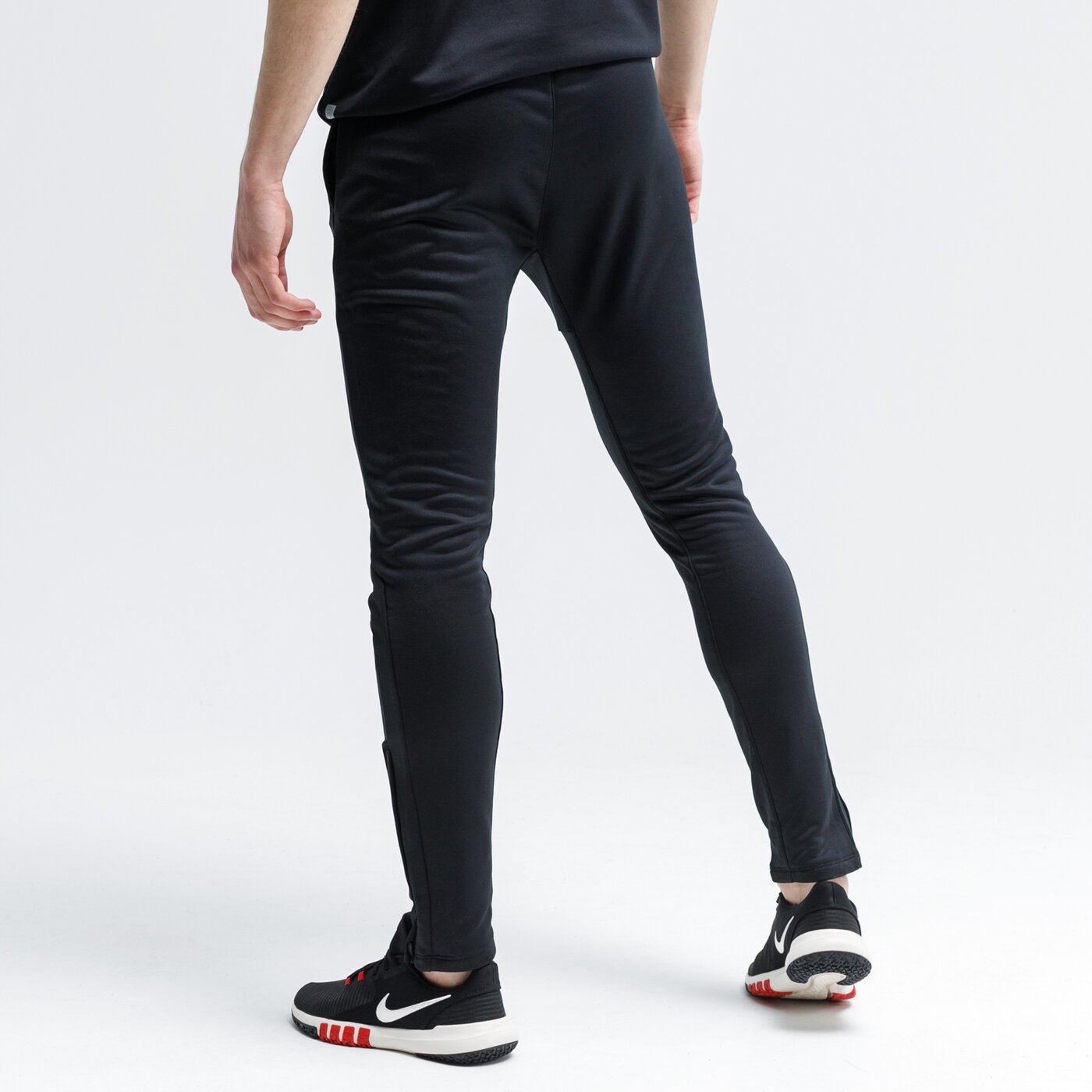 Spodnie dresowe męskie UMBRO SPODNIE FW TAPERED 65524u-060 kolor czarny