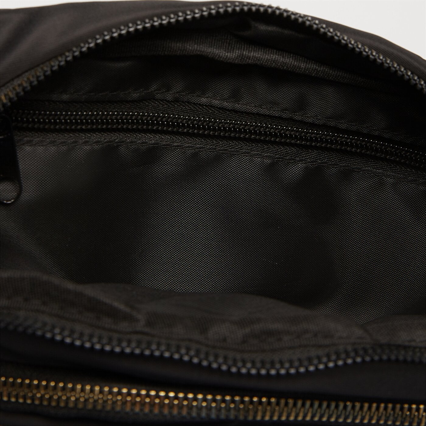 Nerka (saszetka na pas) damska sportowa UMBRO TORBA INASA ul124ned01001 kolor czarny