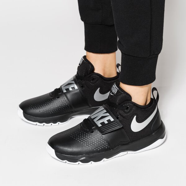 Buty dziecięce do koszykówki NIKE TEAM HUSTLE D 8 BG 881941-001 kolor czarny