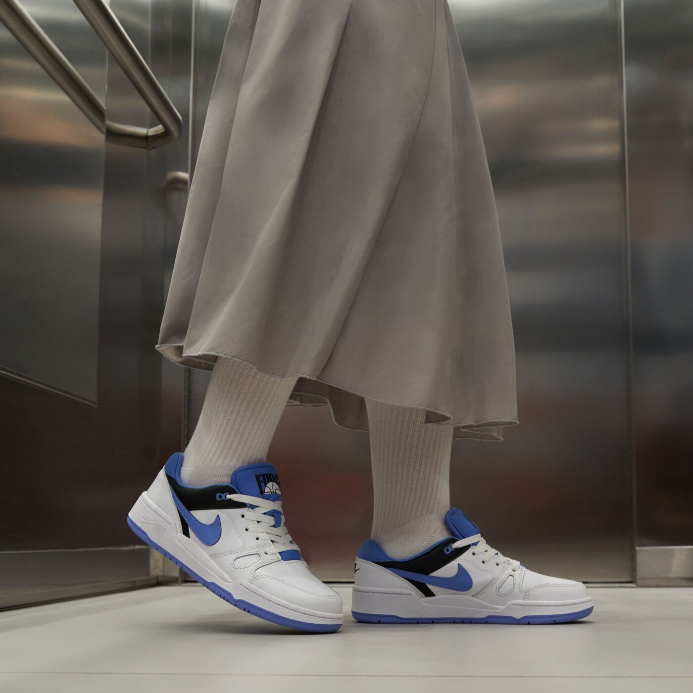 Buty dziecięce NIKE FULL FORCE fv5929-102 kolor biały