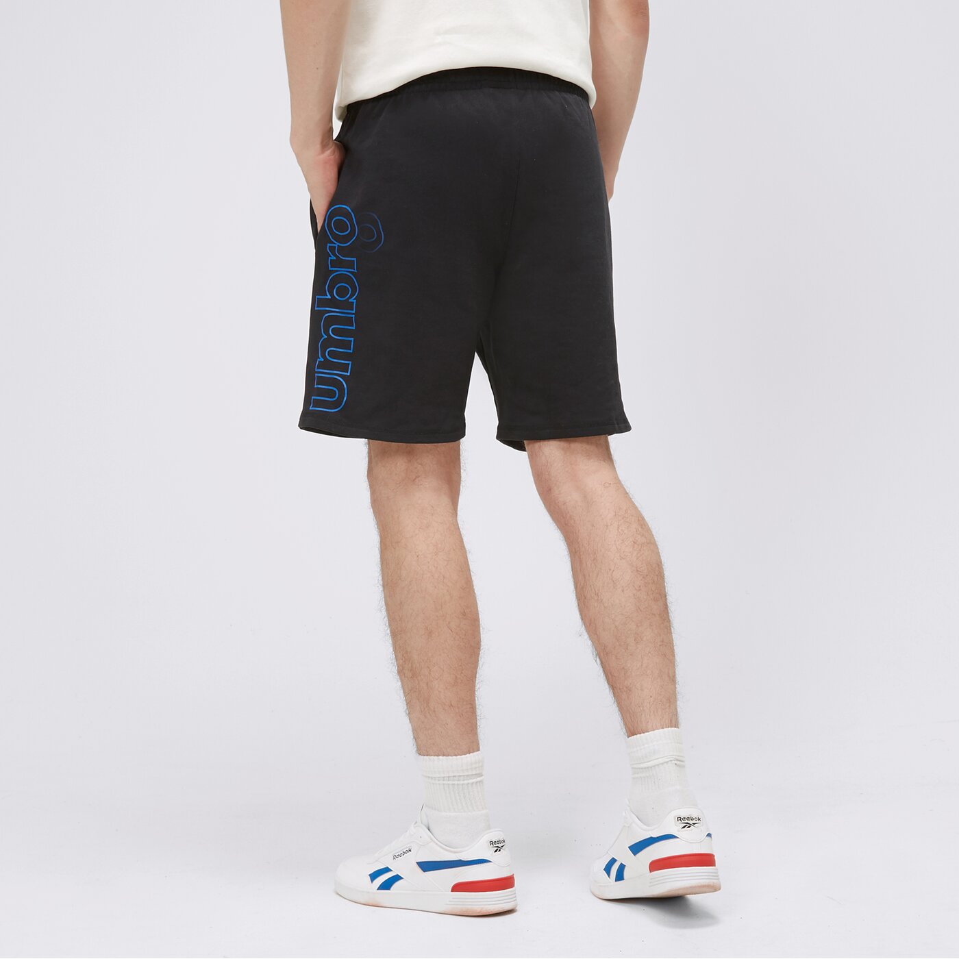 Spodenki męskie UMBRO SZORTY FW LINEAR LOGO GRAPHIC 66203u-060 kolor czarny