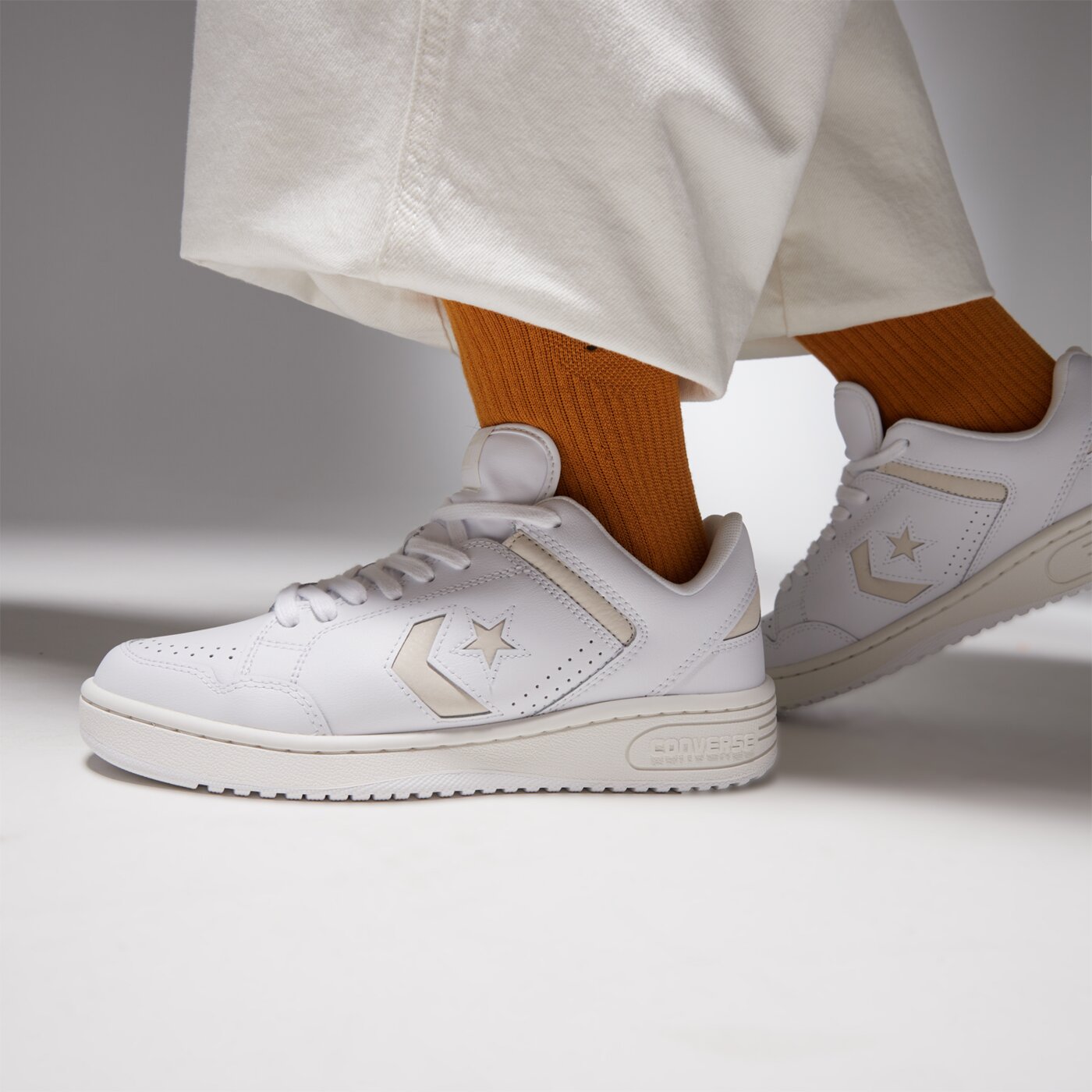 Buty sportowe męskie CONVERSE WEAPON a11574c kolor biały