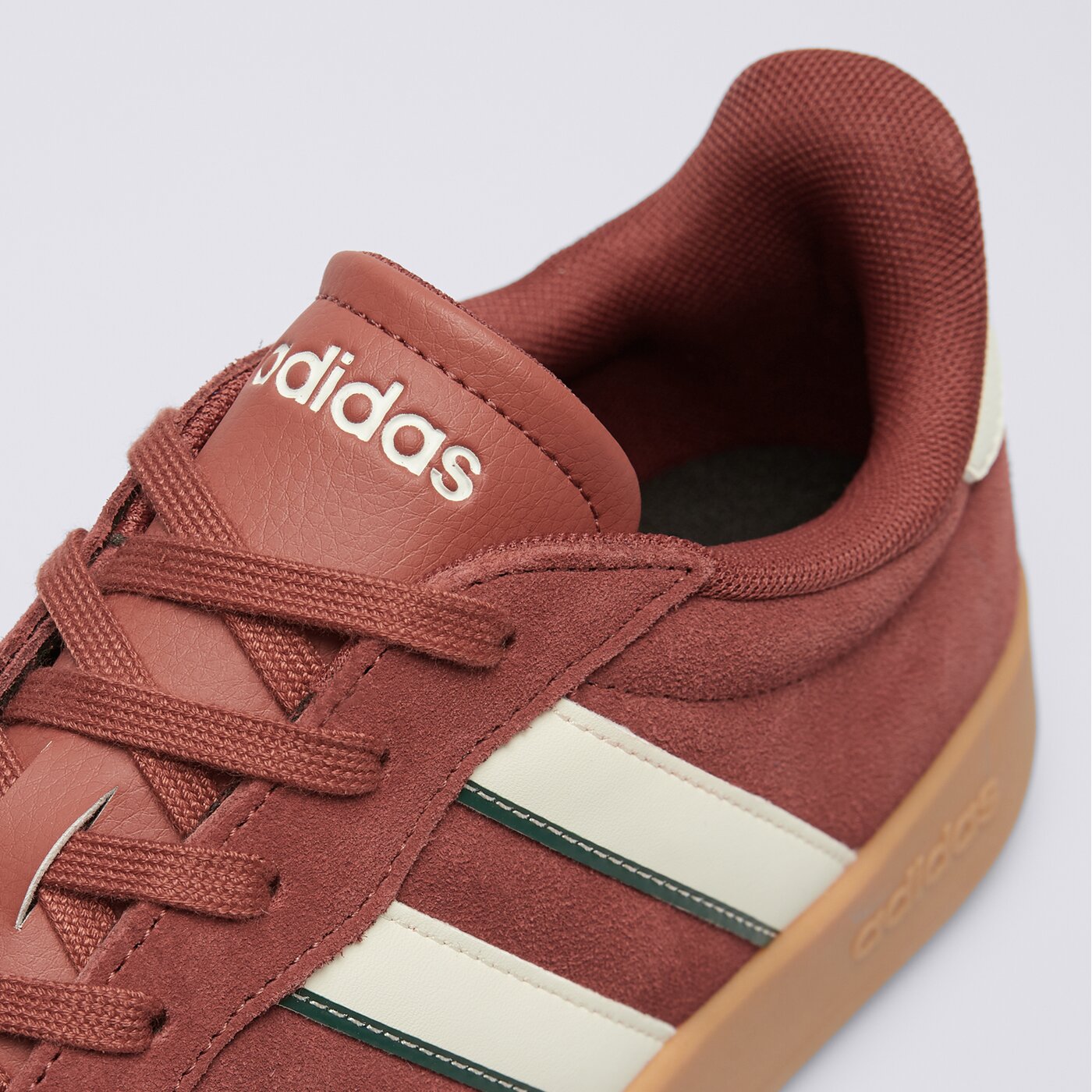 Buty sportowe męskie ADIDAS BARREDA jp7098 kolor bordowy