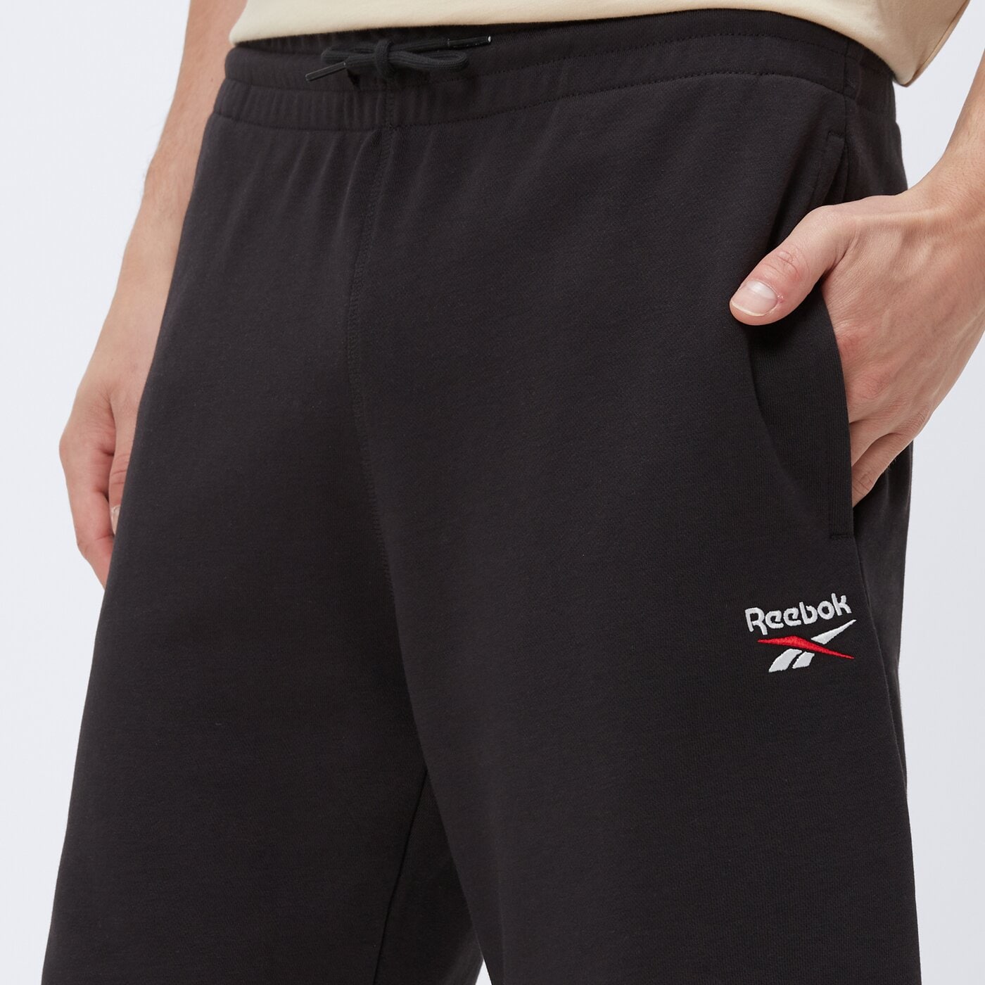 Spodenki męskie REEBOK SZORTY IDENTITY SMALL LOGO FT SHORT 100221791 kolor czarny