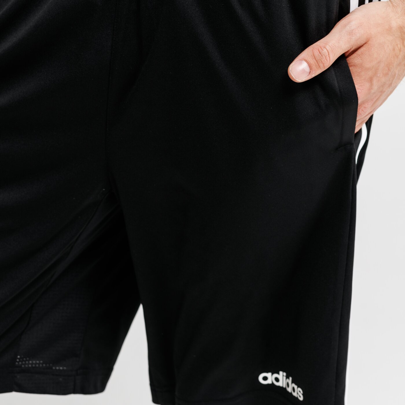 Spodenki męskie ADIDAS SZORTY D2M COOL SHO 3S dt3050 kolor czarny