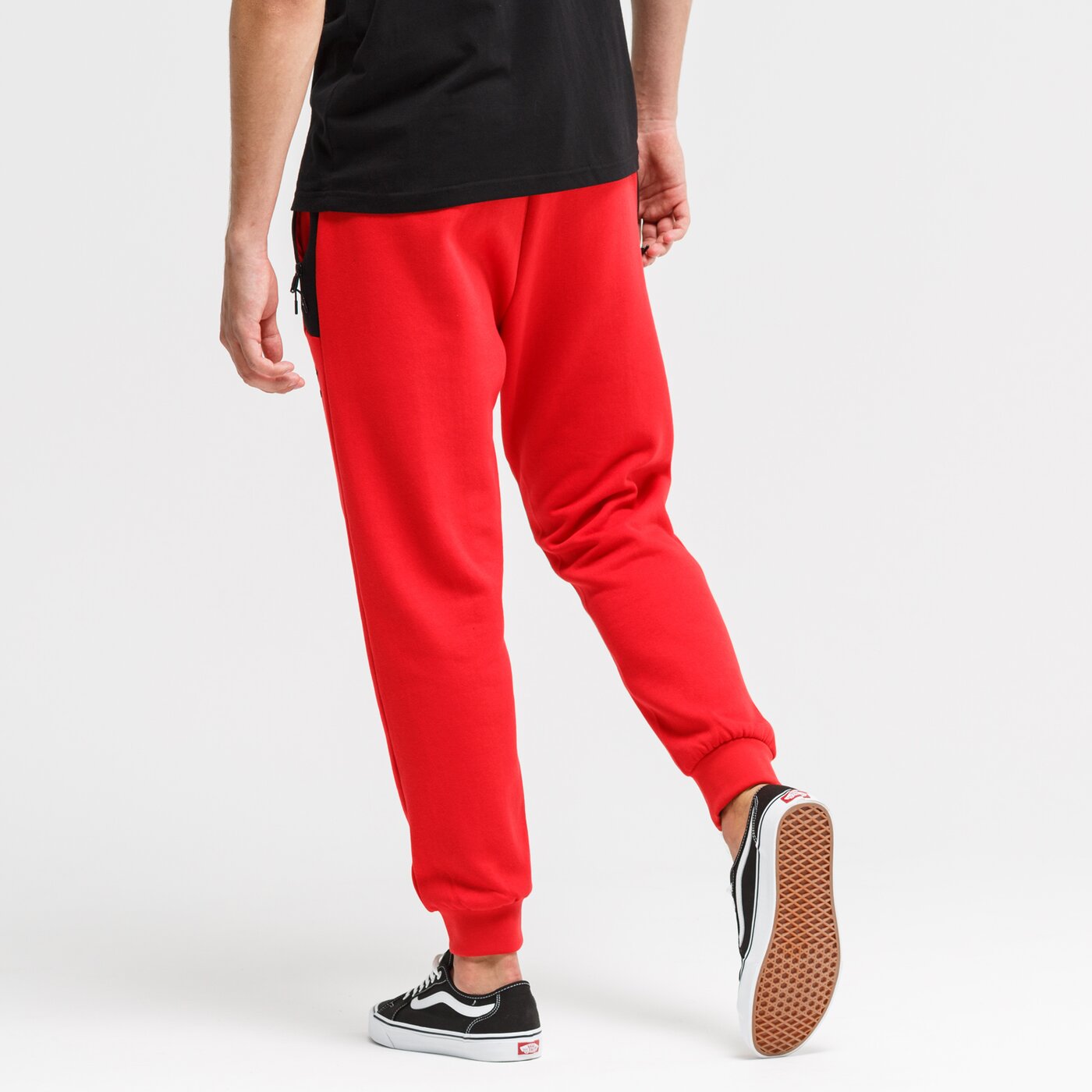 Spodnie dresowe męskie UMBRO SPODNIE SEWAN ul39spm12001 kolor czerwony