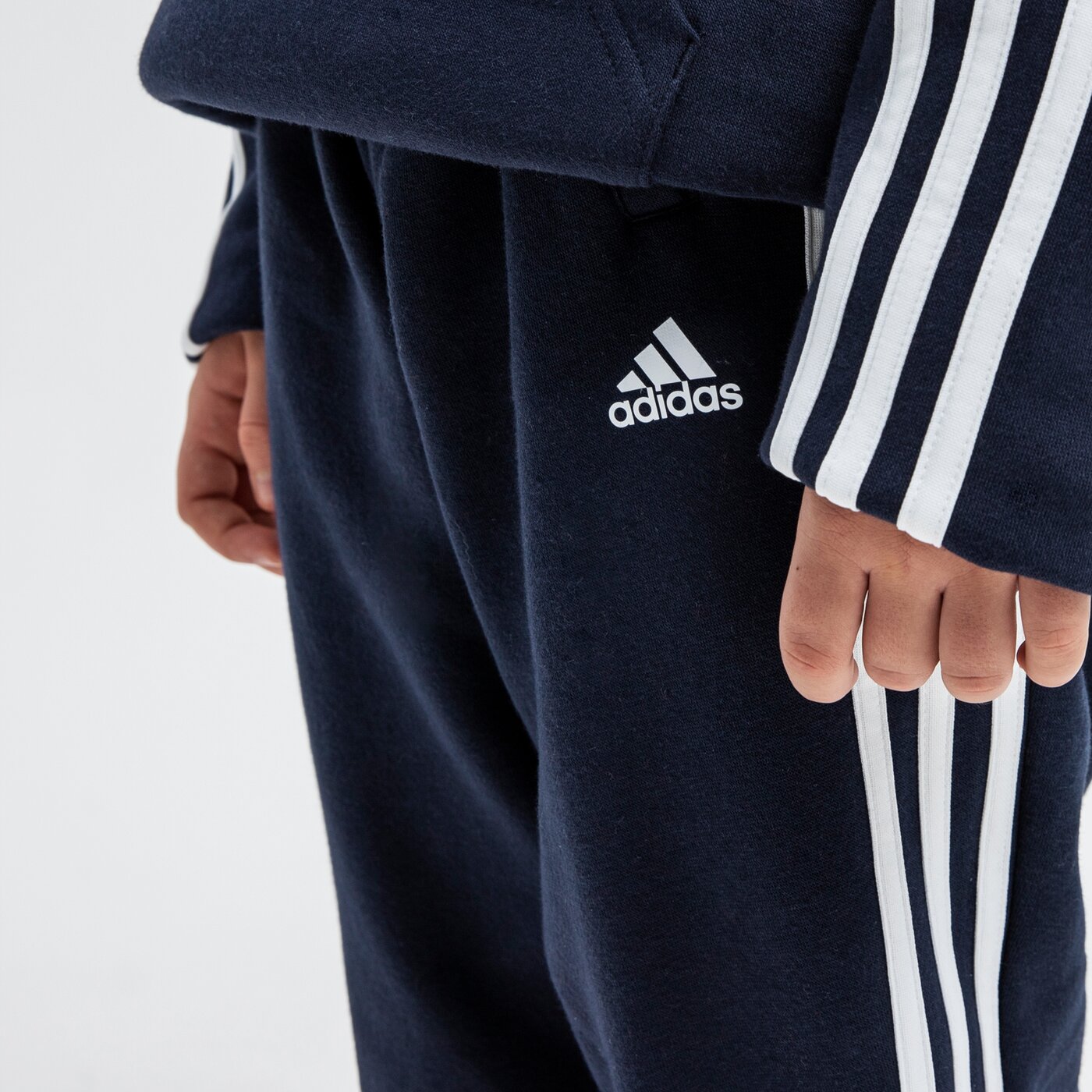 Spodnie dziecięce ADIDAS SPODNIE B CB FL C PT BOY gs8875 kolor granatowy