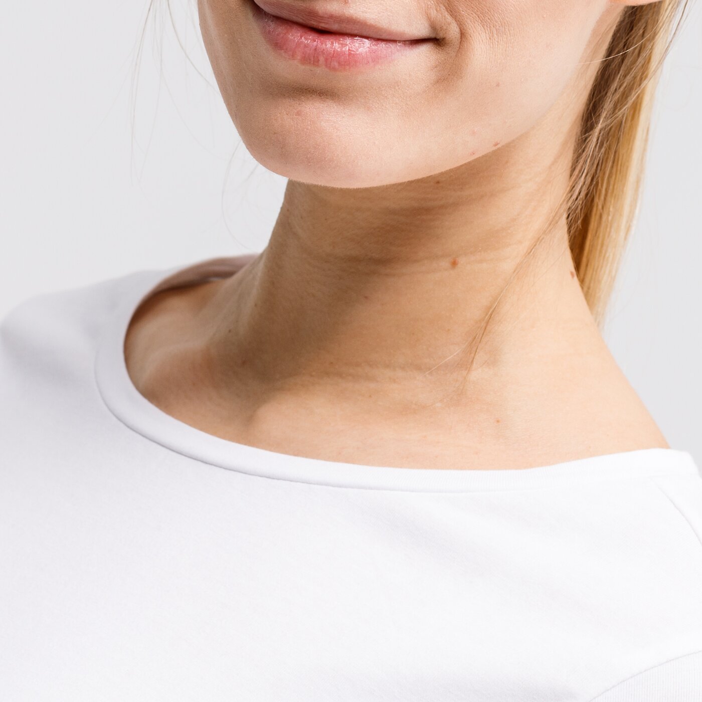 Koszulka damska UMBRO T-SHIRT JOSEPHINE ul121tsd49001 kolor biały