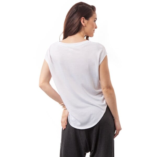 Koszulka damska NIKE T-SHIRT SIGNAL TEE 642768100 kolor biały