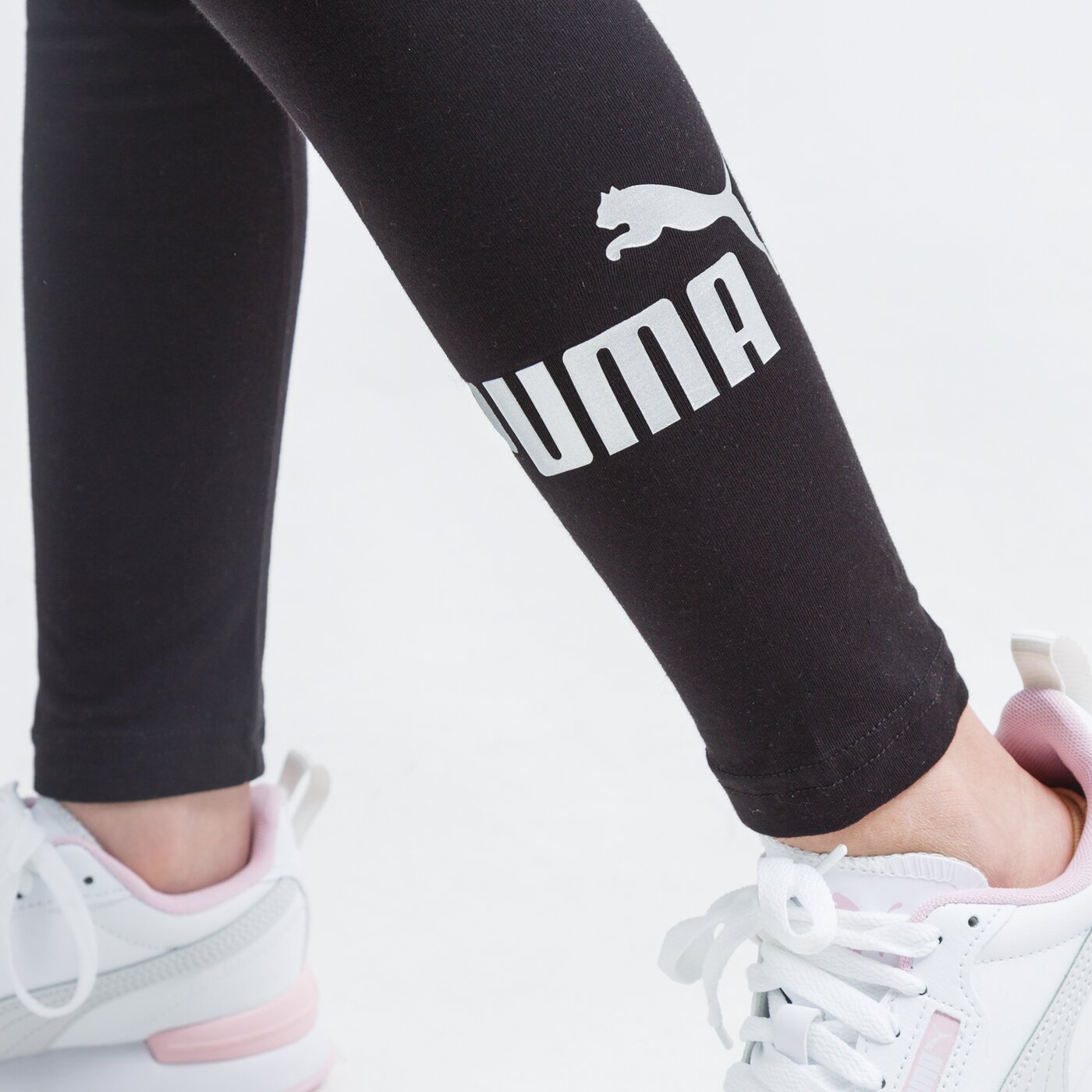Spodnie dziecięce PUMA LEGGINGS ESS+ LOGO G 587050 01 kolor czarny
