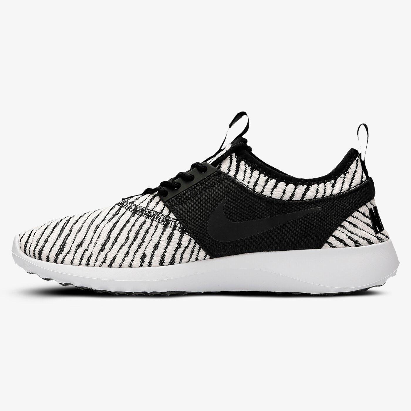 Buty sportowe damskie NIKE WMNS JUVENATE SE  862335-004 kolor czarny