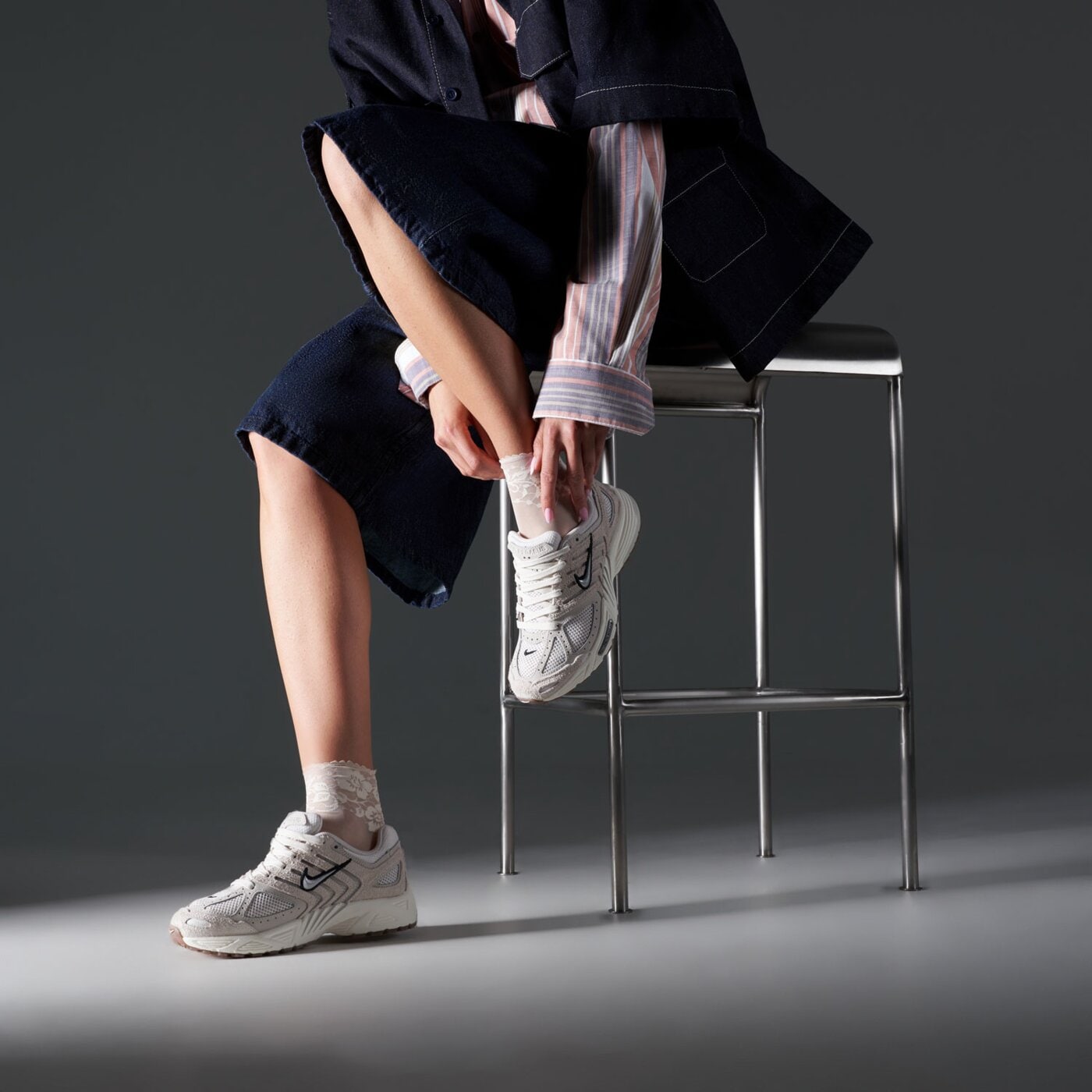 Buty sportowe damskie NIKE W AIR PEGASUS 2005 SDE  hj5271-002 kolor beżowy