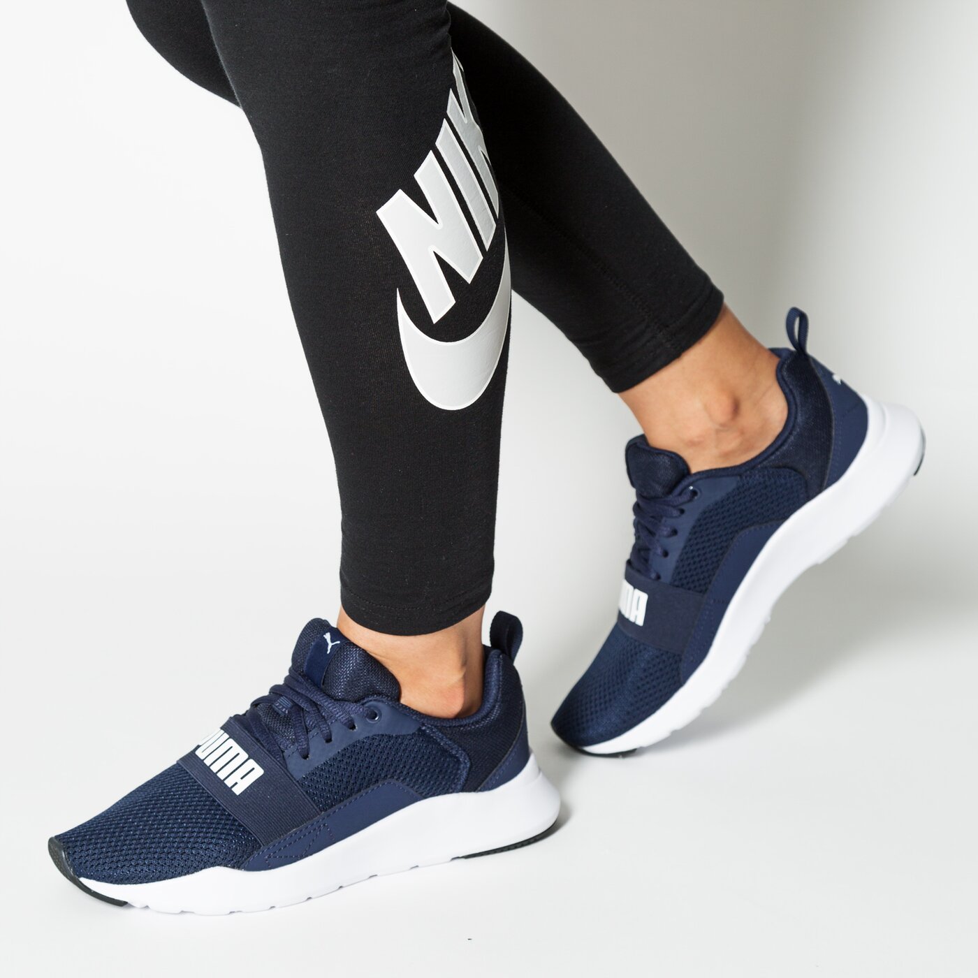 Buty do biegania dla dzieci PUMA WIRED JR 36690103 kolor granatowy