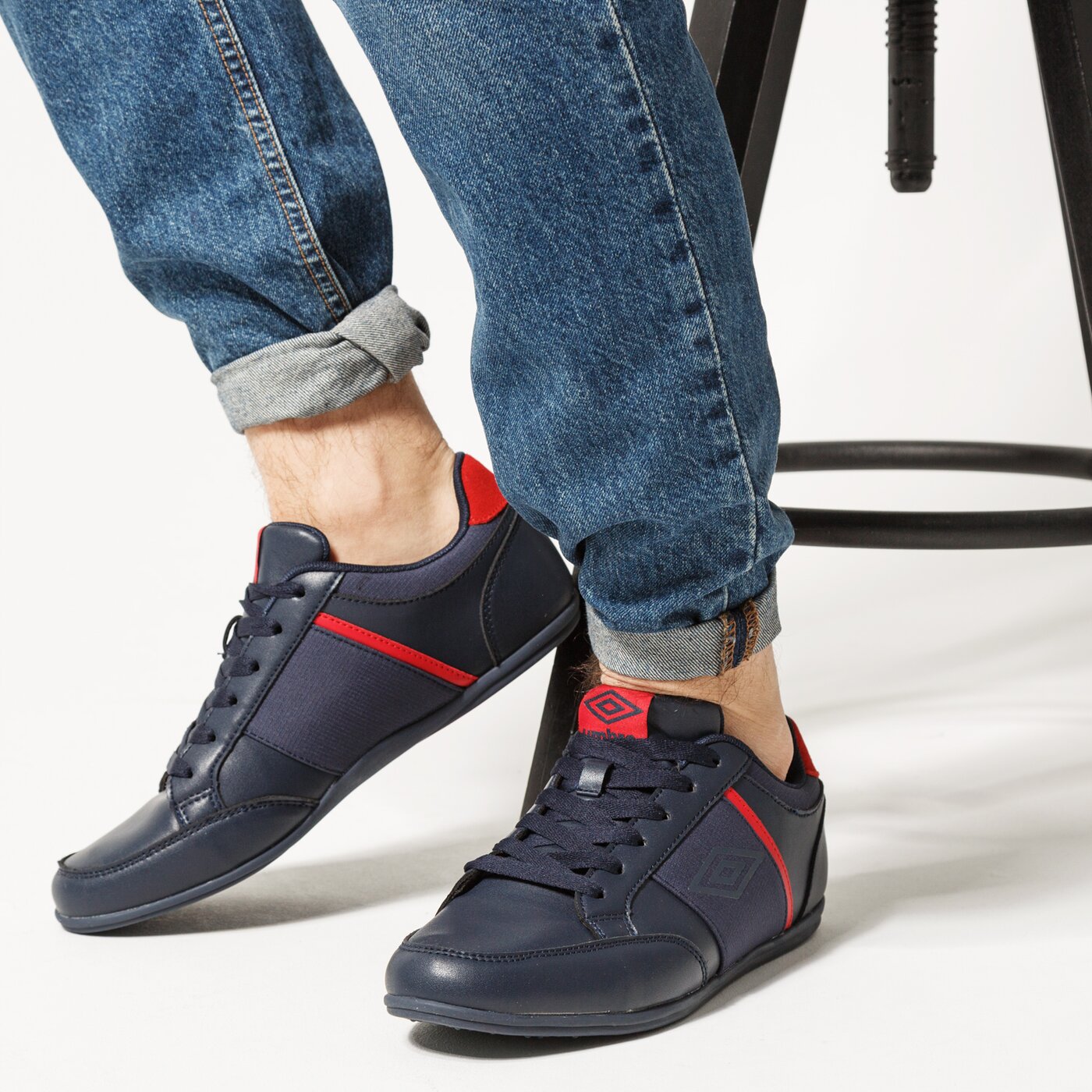 Buty sportowe męskie UMBRO GLAND II umml120111 kolor granatowy