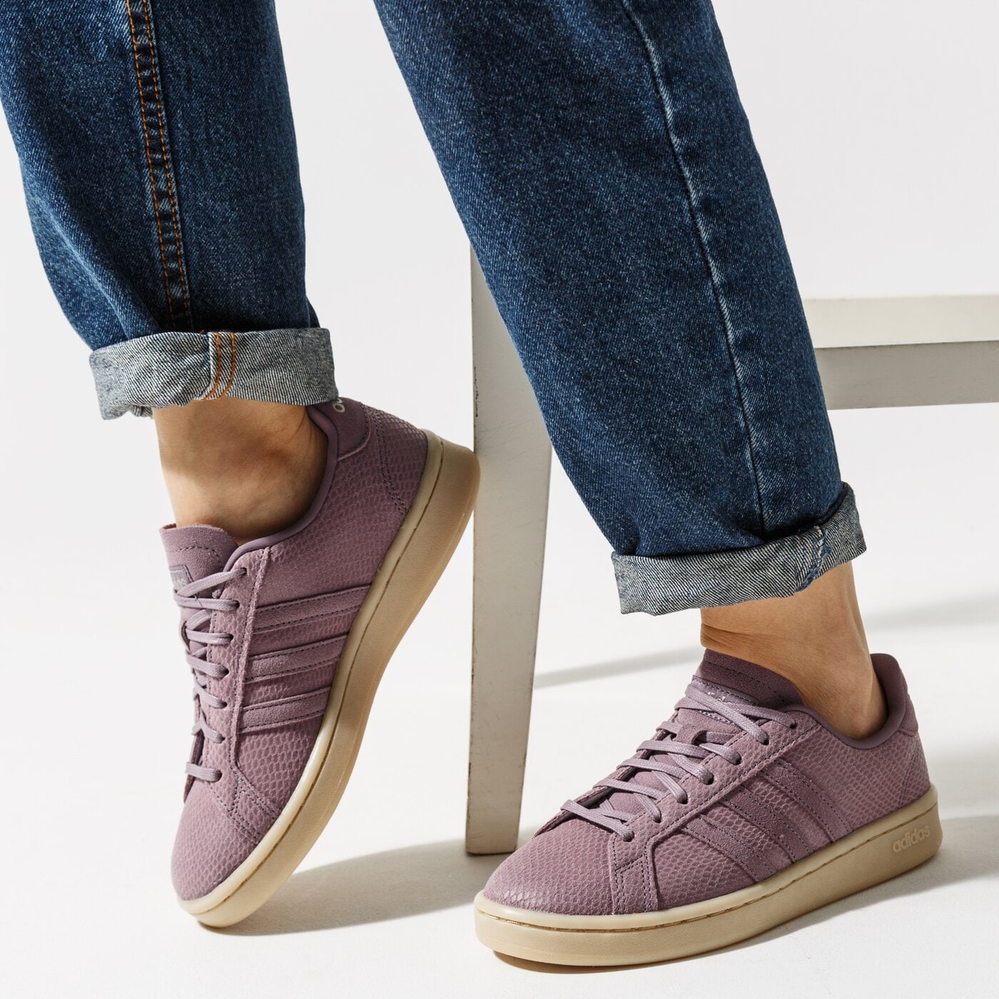 Buty sportowe damskie ADIDAS GRAND COURT eg3976 kolor fioletowy